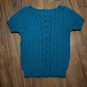 Short sleeved sweater